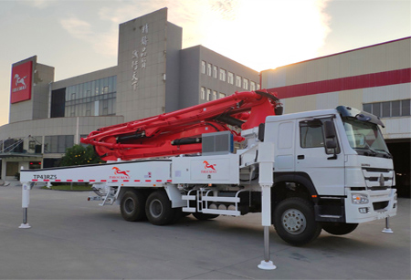 混凝土泵車(chē) 混凝土泵車(chē)
