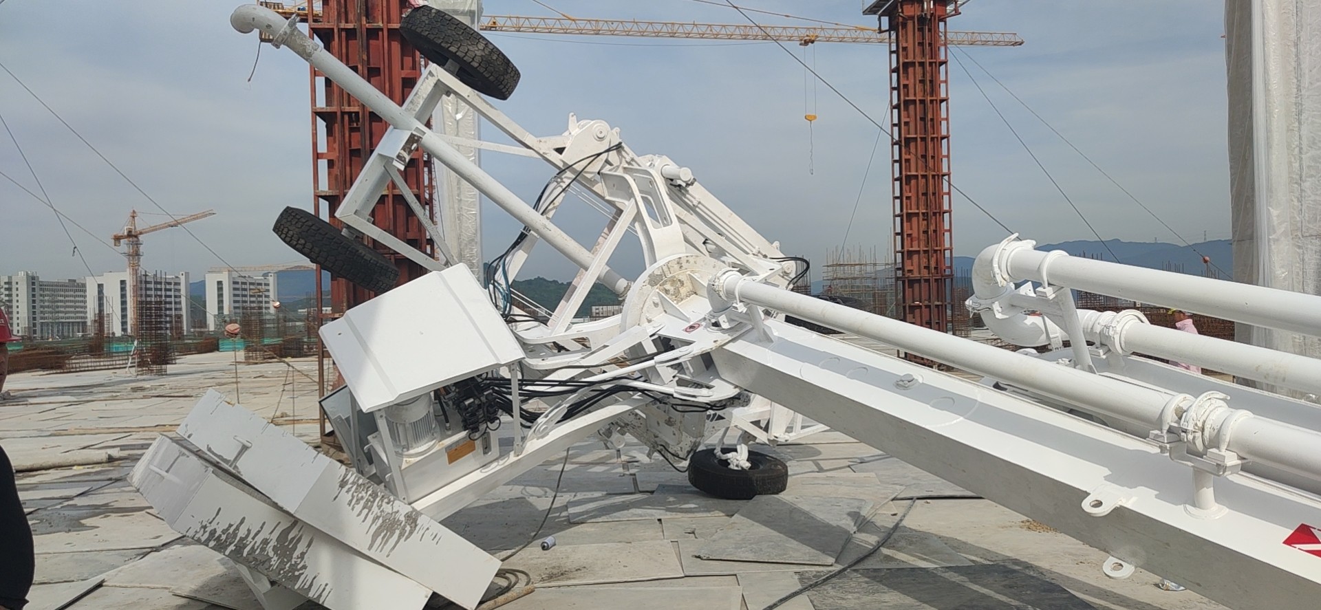 車(chē)載式液壓布料機(jī) 車(chē)載式液壓布料機(jī)