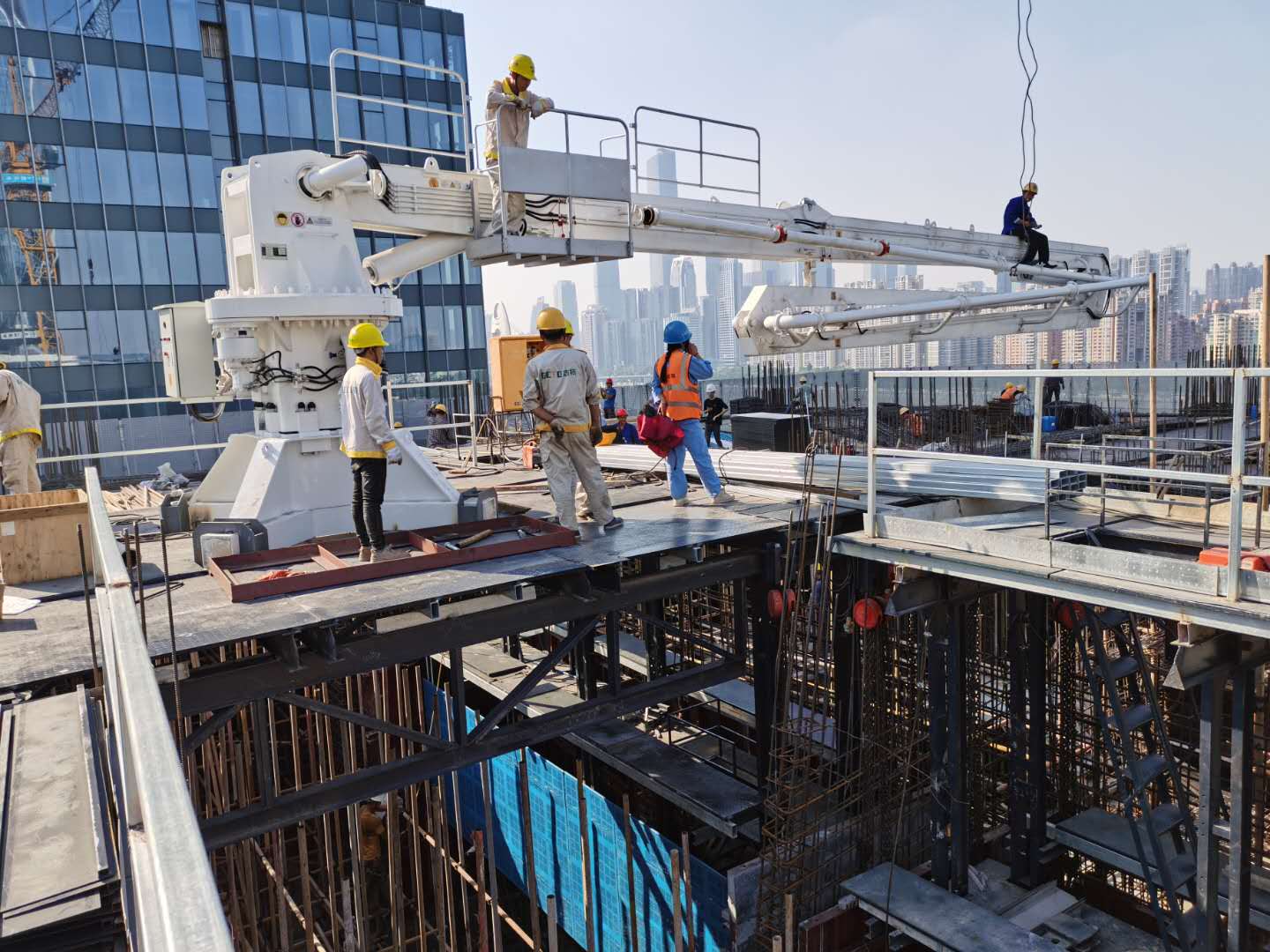 智能布料機(jī) 智能布料機(jī)